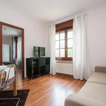 Autentic Monumental Apartment