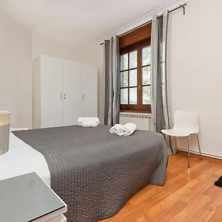 Apartment Autentic Monumental *