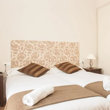 Autentic Monumental Apartment *