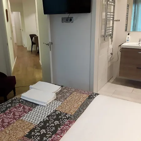 Autentic Monumental Apartment